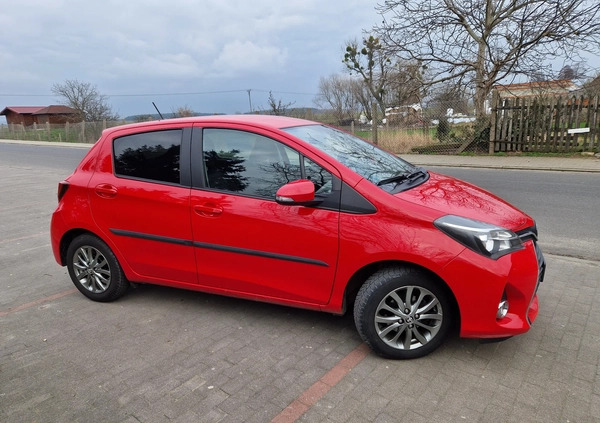 Toyota Yaris cena 44500 przebieg: 84000, rok produkcji 2016 z Jutrosin małe 46